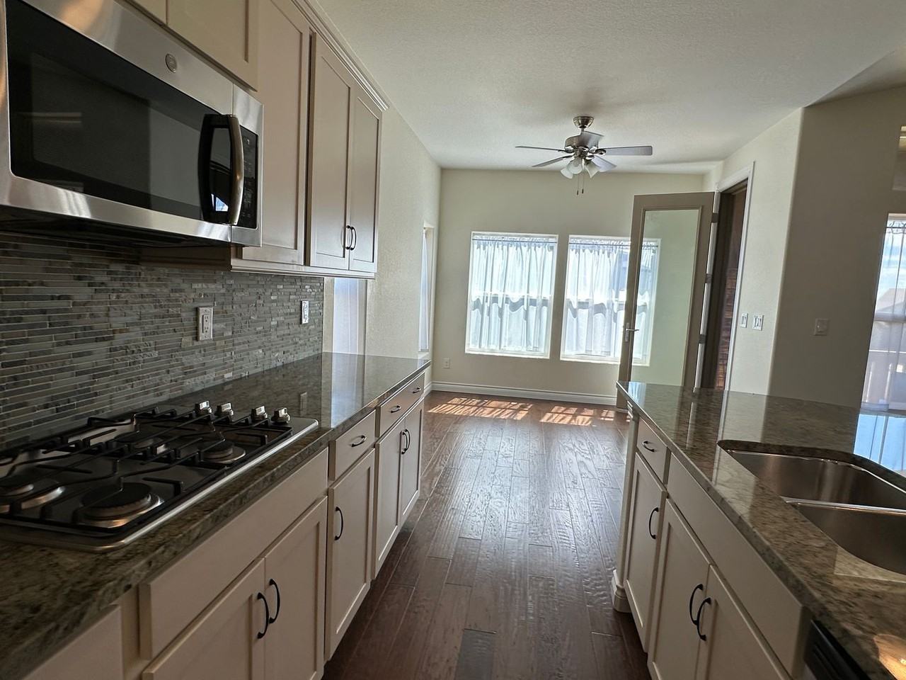 6045 Griffin Dr - Photo 6 of 28