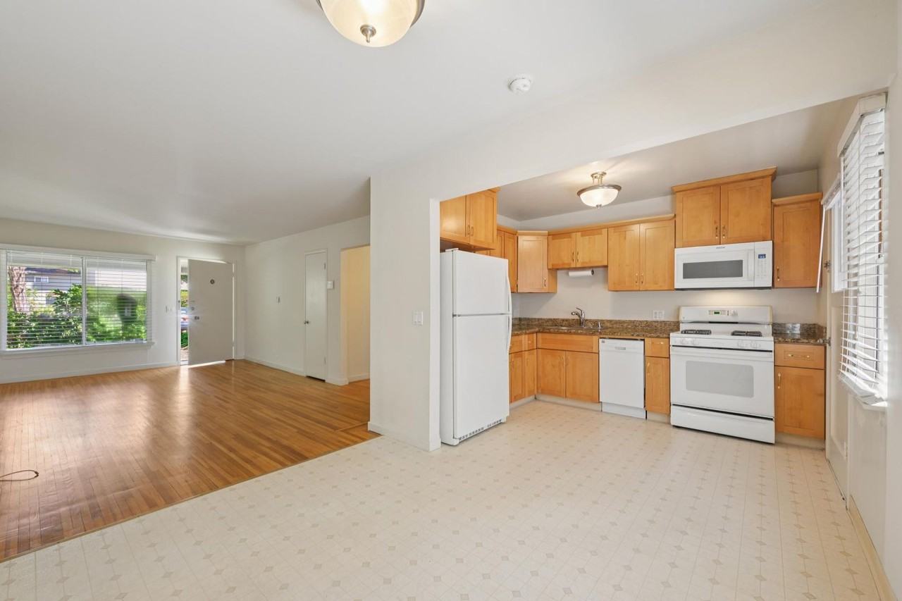 1030 Florence Ln - Photo 6 of 11