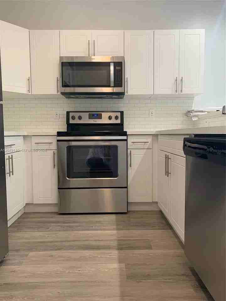 803 E 28th St - Photo 2 of 16