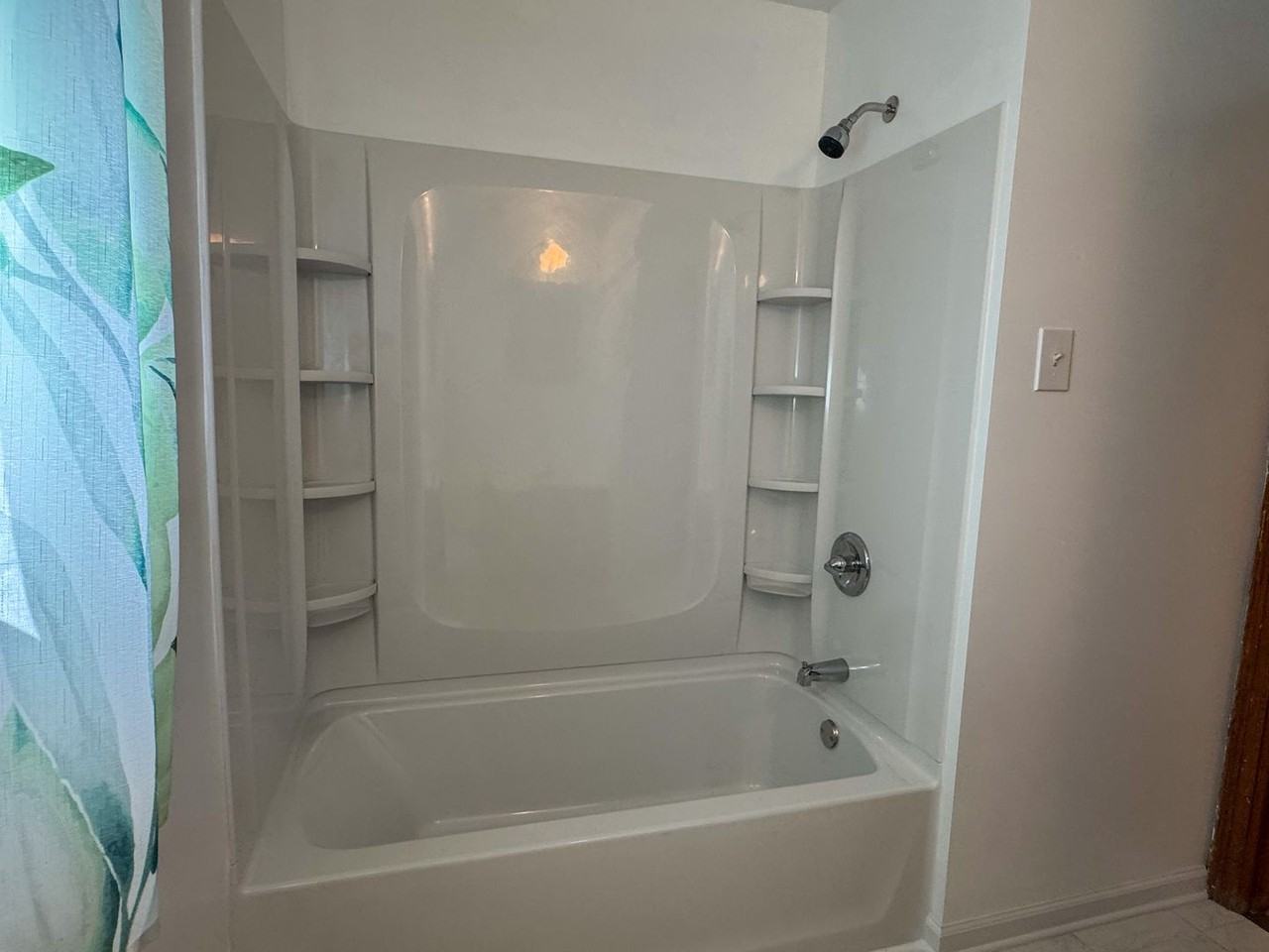 908 Augusta Ave - Photo 6 of 22