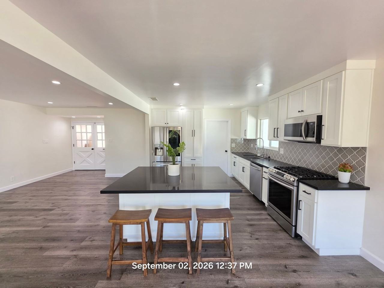 858 N Darfield Ave - Photo 2 of 21