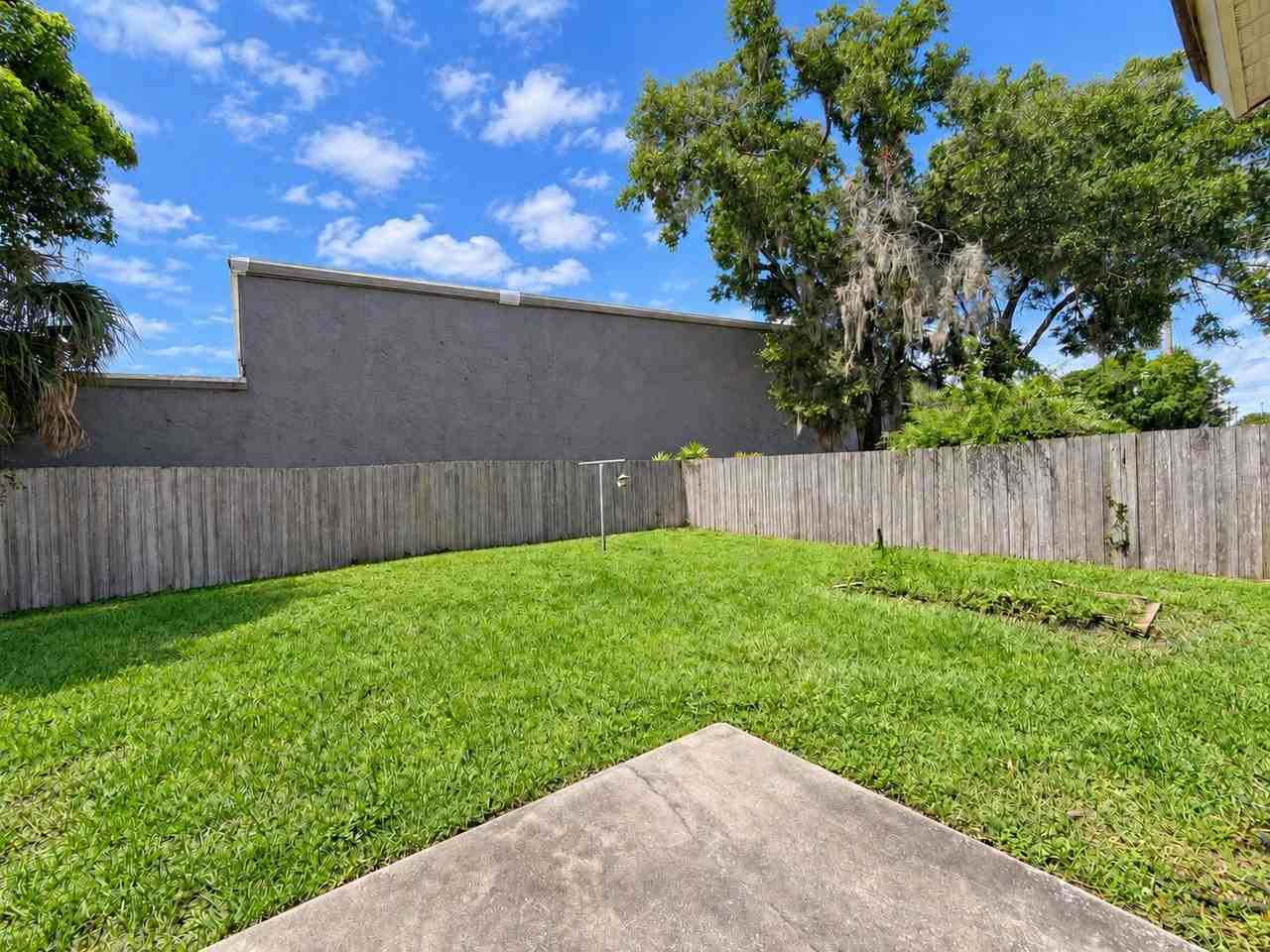 401 Balfour Dr - Photo 2 of 12
