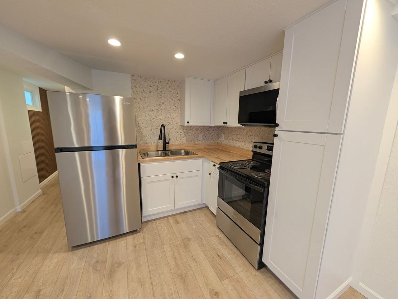 414 3rd Ave #B - Photo 6 of 12