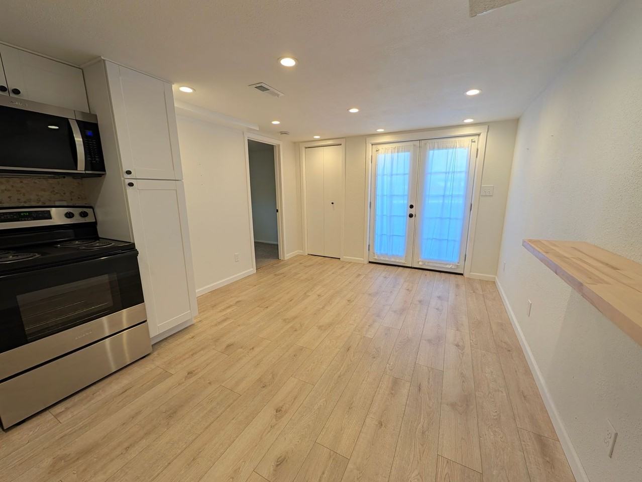 414 3rd Ave #B - Photo 7 of 12