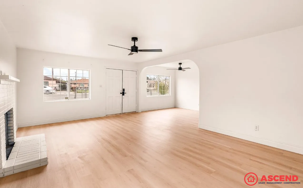 407 4th St - Photo 3 of 18
