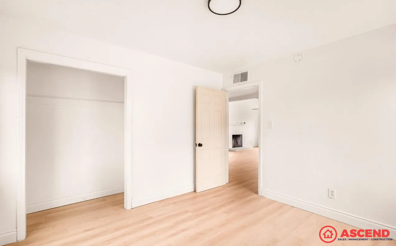 407 4th St - Photo 7 of 17