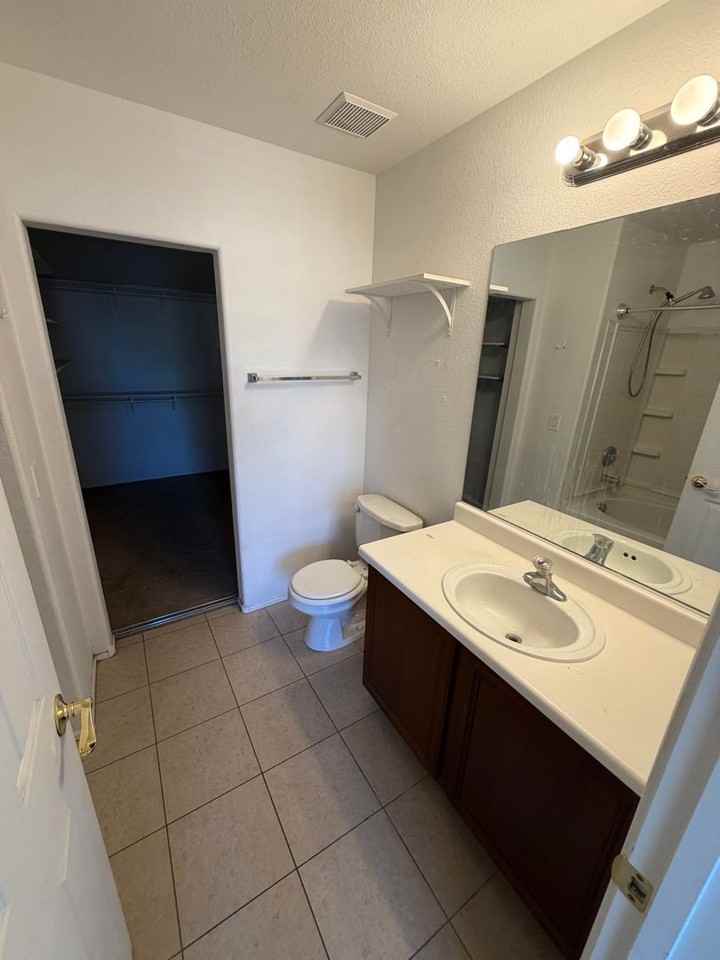 9267 Wertz Ave - Photo 3 of 10