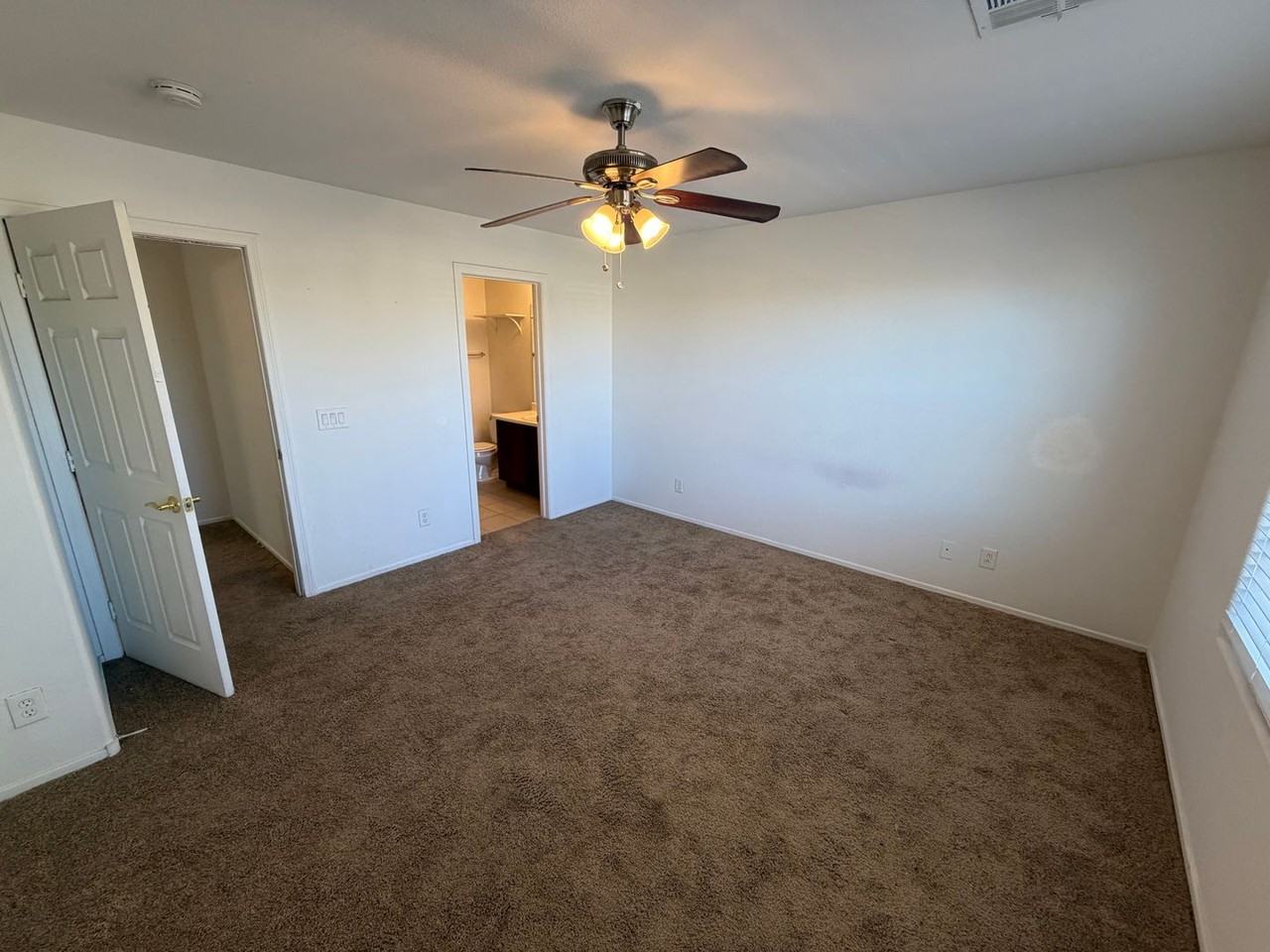 9267 Wertz Ave - Photo 6 of 10