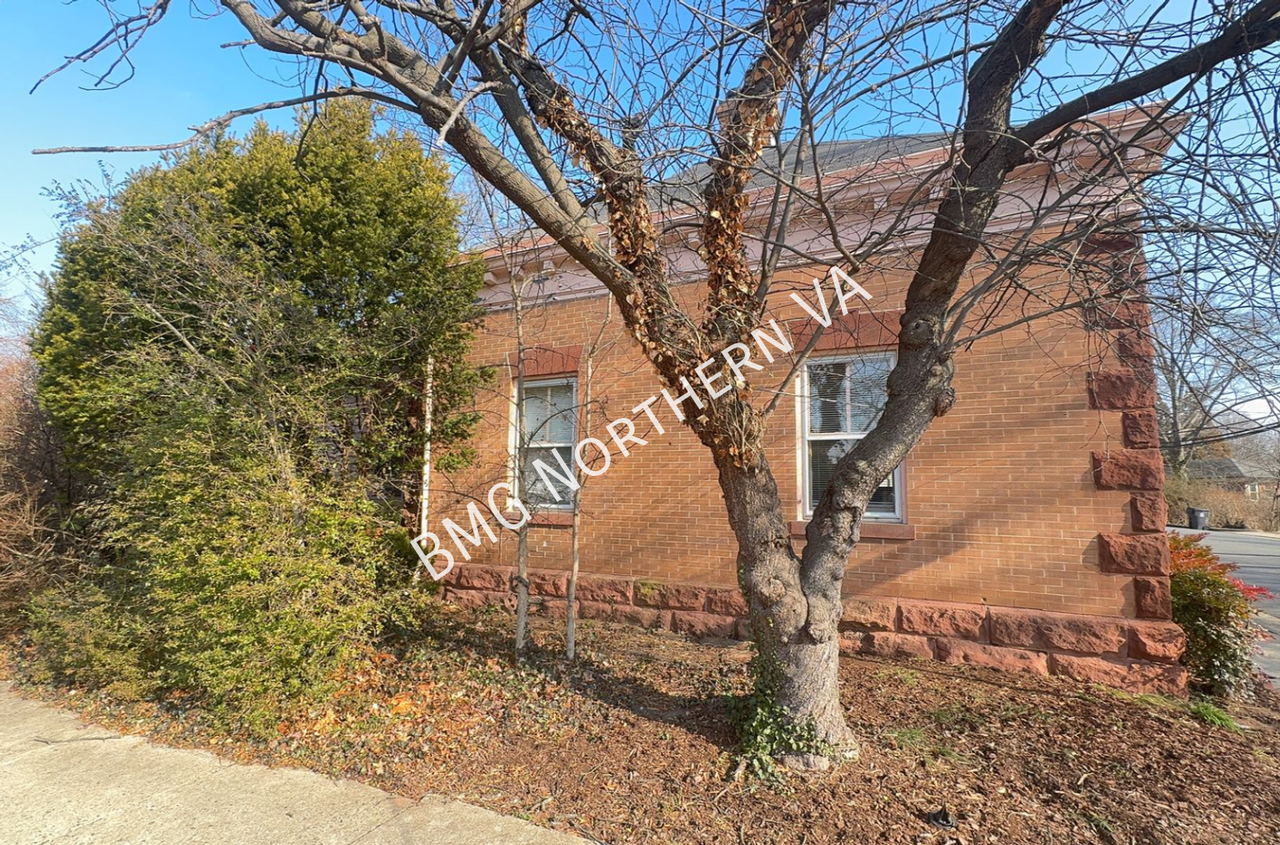 9218 Portner Ave - Photo 3 of 3