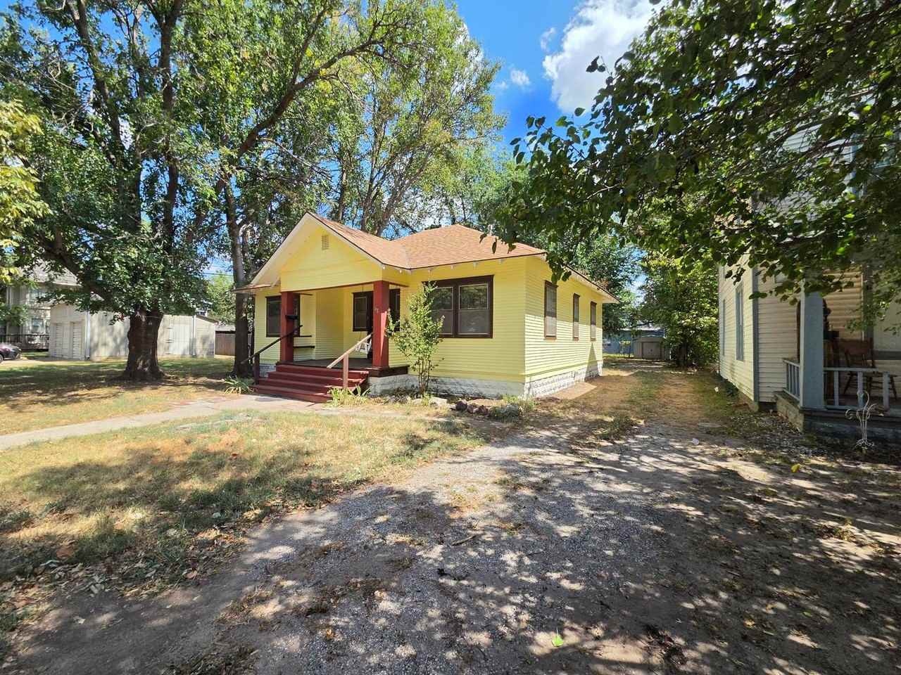 626 S Millwood St - Photo 2 of 23