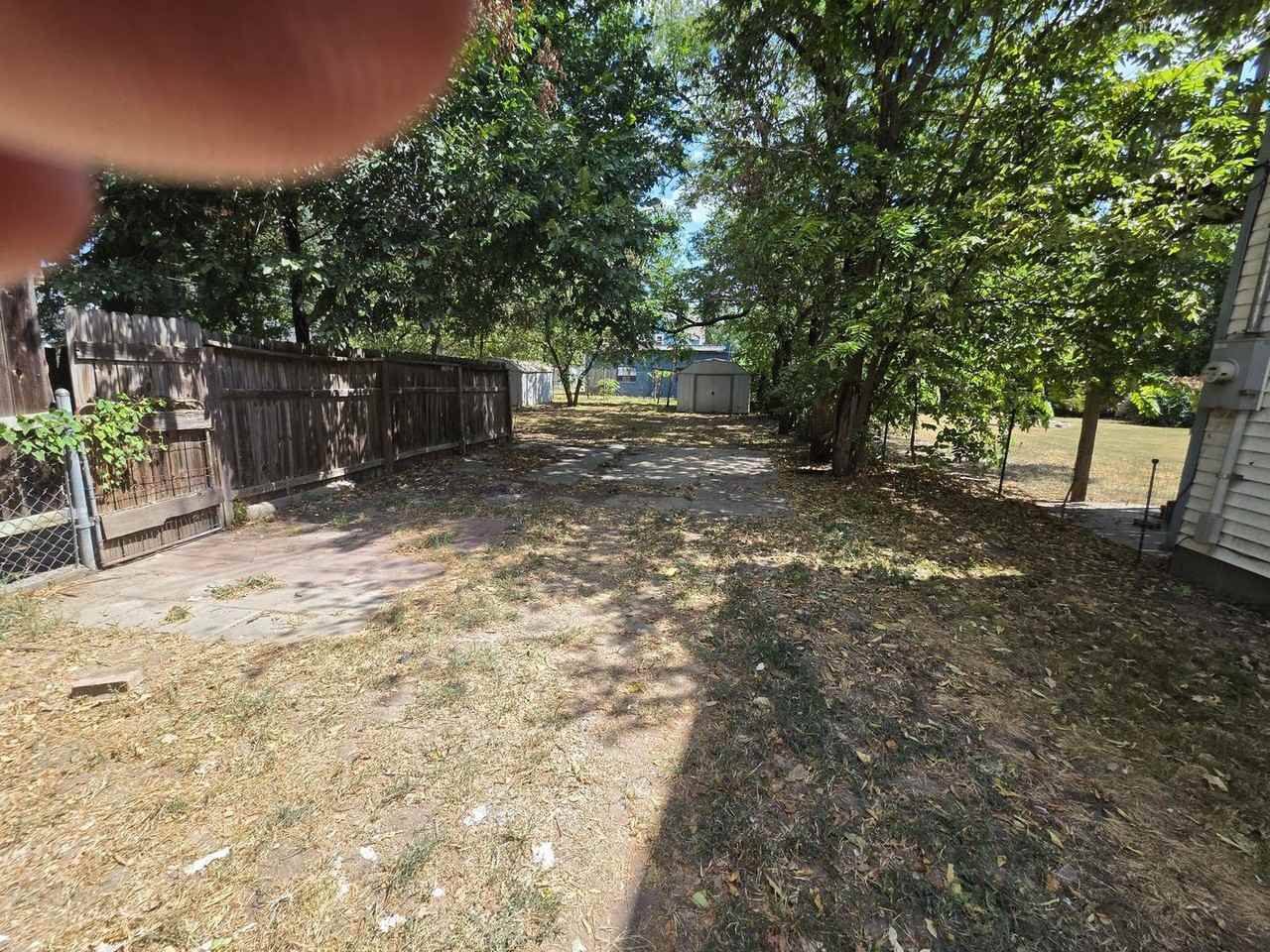 626 S Millwood St - Photo 3 of 23