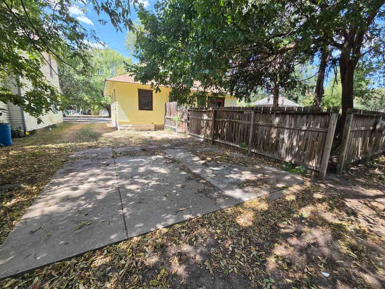 626 S Millwood St - Photo 5 of 23
