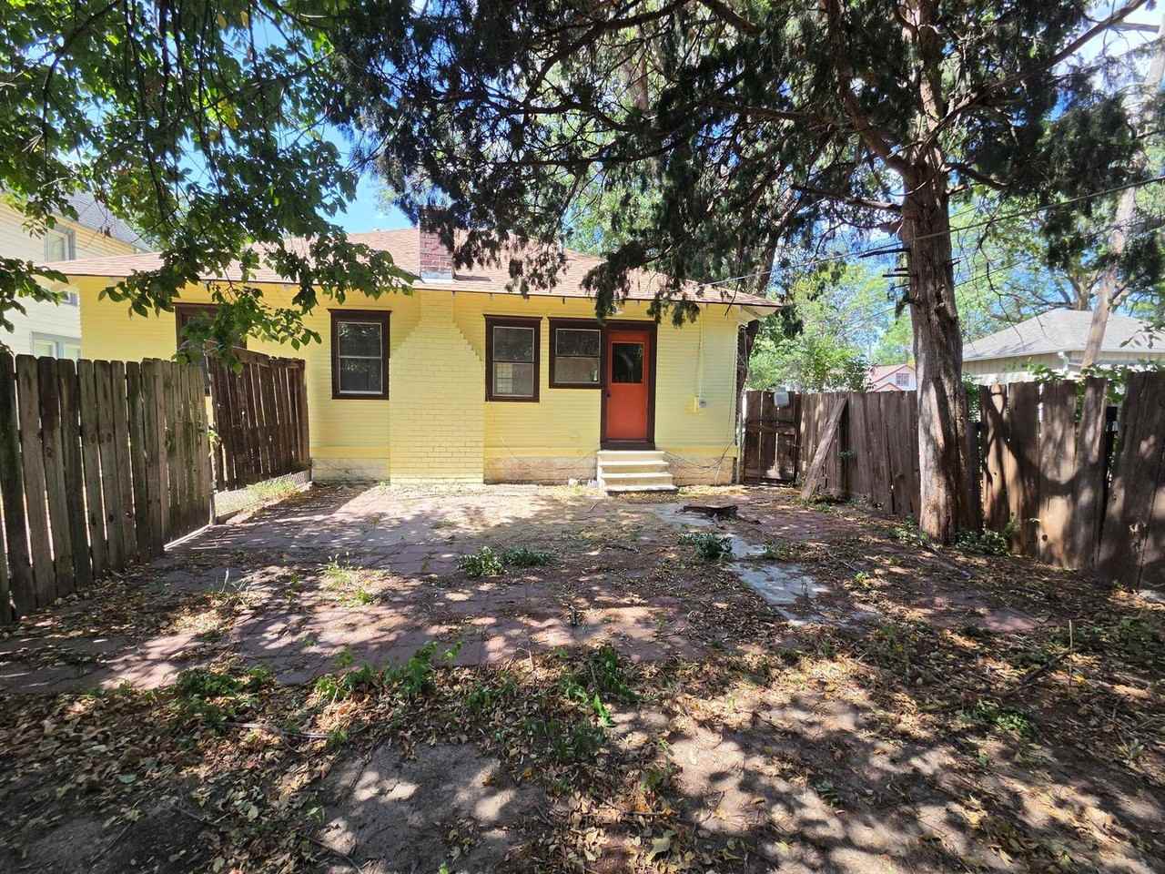 626 S Millwood St - Photo 6 of 23