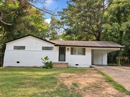 featured image of 1527 Maria Dr