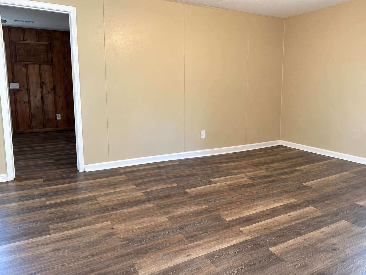 1527 Maria Dr - Photo 5 of 9