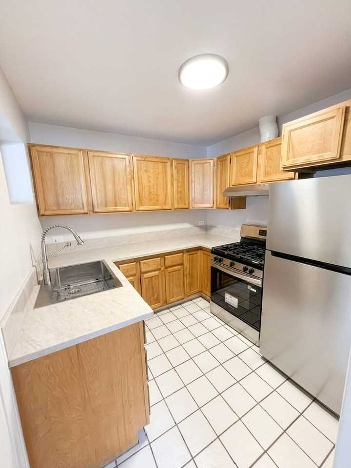 2400 Fairway Ave - Photo 5 of 11