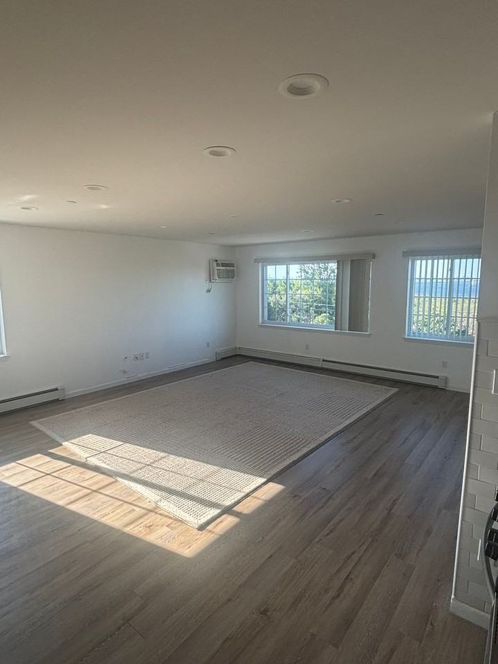 62-61 De Costa Ave - Photo 7 of 12