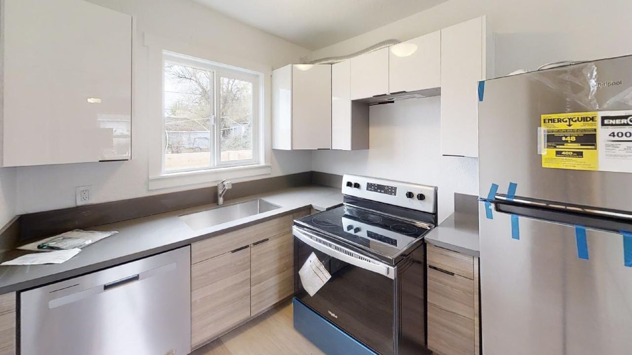 11518 Ne Sandy Blvd #7 - Photo 2 of 18