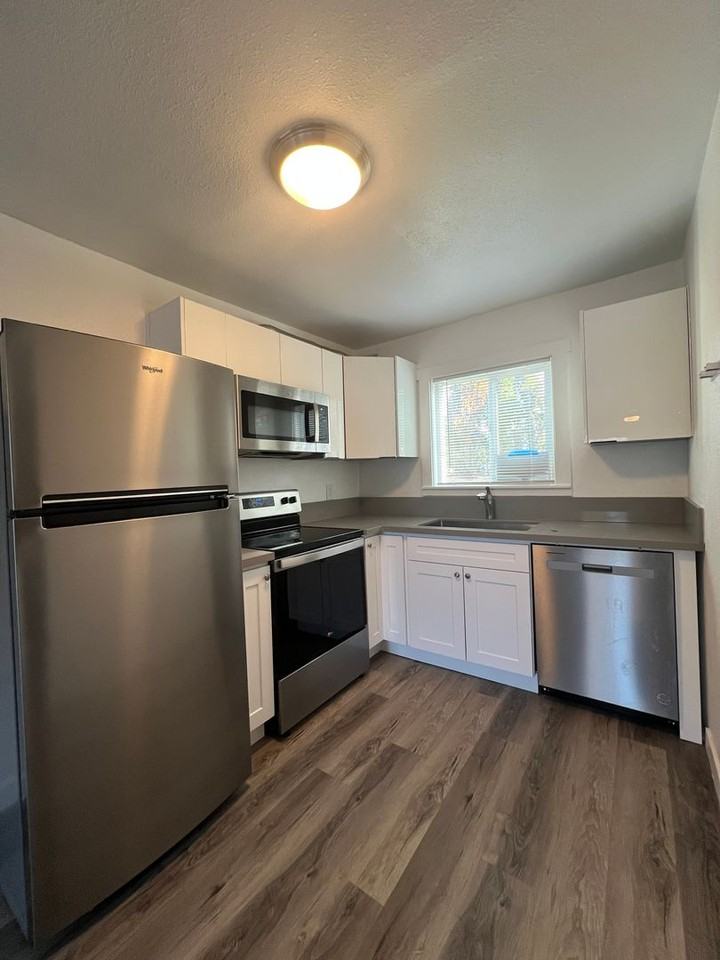 11518 Ne Sandy Blvd #7 - Photo 4 of 18