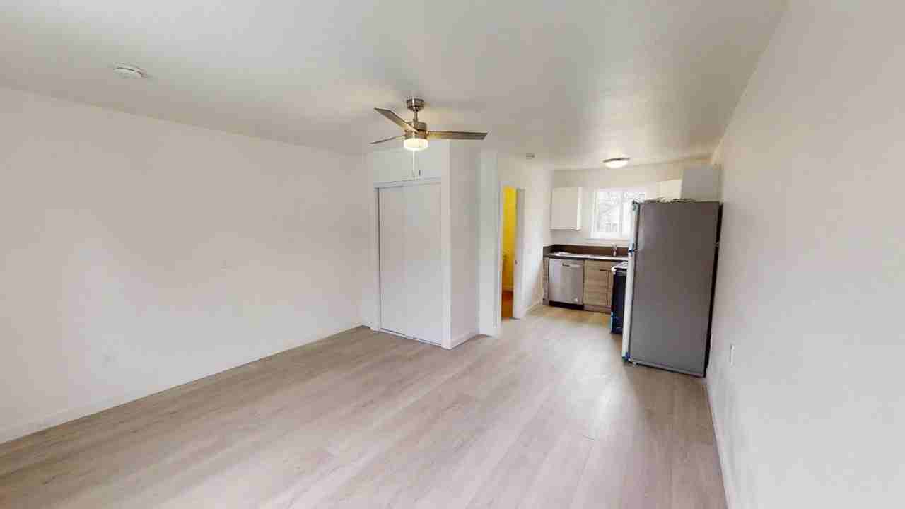11518 Ne Sandy Blvd #7 - Photo 5 of 18