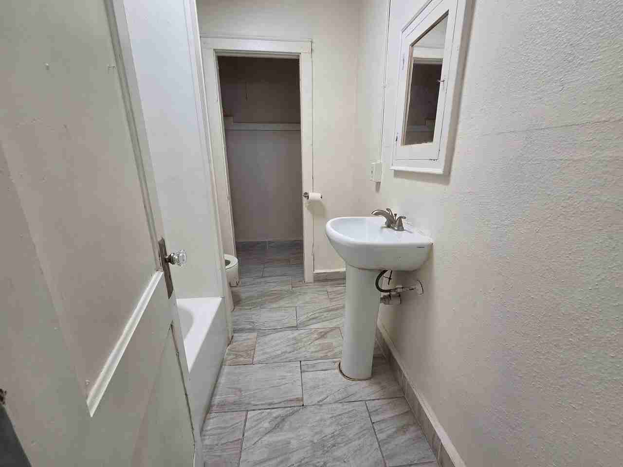 212 S Washington Ave - Photo 5 of 7