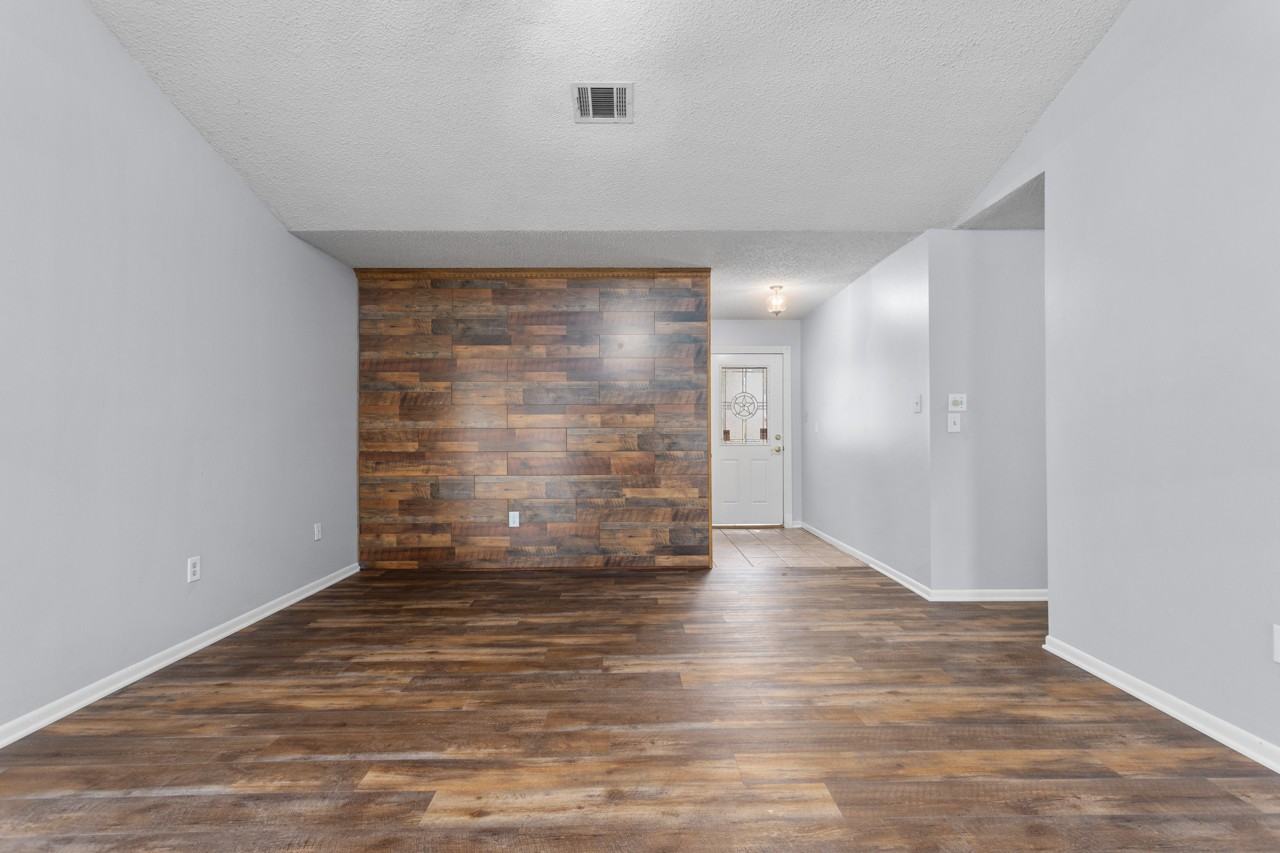 402 Forest Creek Dr #NA - Photo 3 of 23