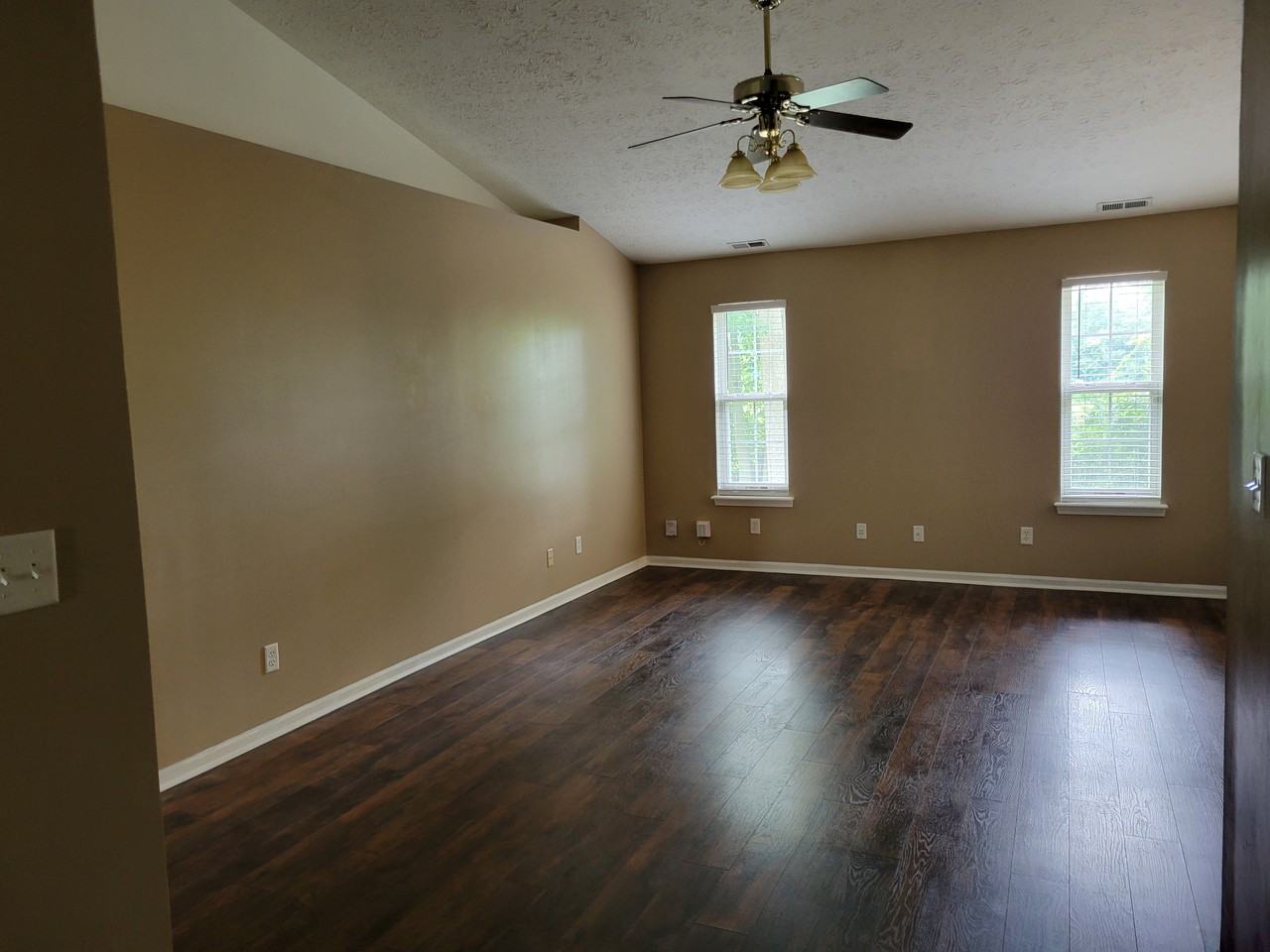 332 Stoneybrook Grove Dr #NA - Photo 4 of 9