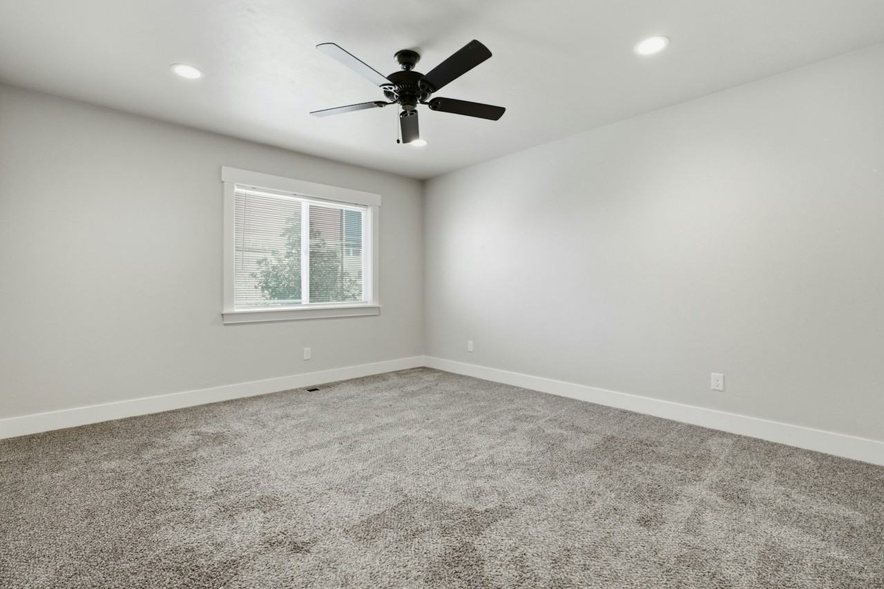 51 South 400 West Street - Photo 4 of 14