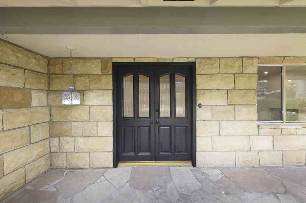 26038 Trana Circle - Photo 3 of 31