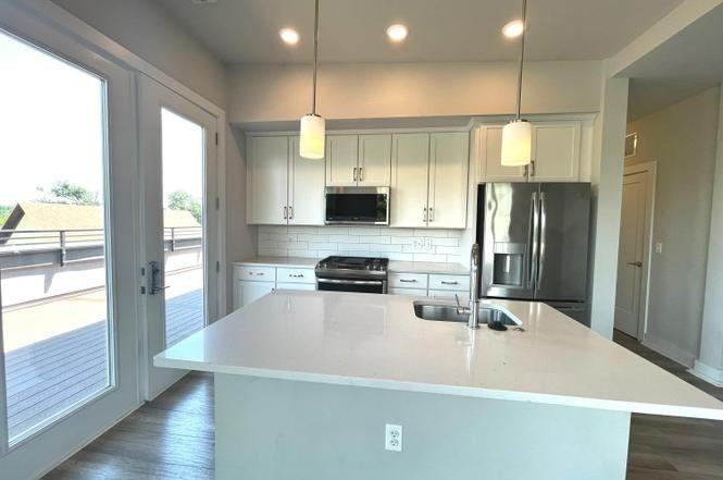 1800 Mount Vernon Ave, Unit 405 - Photo 2 of 22