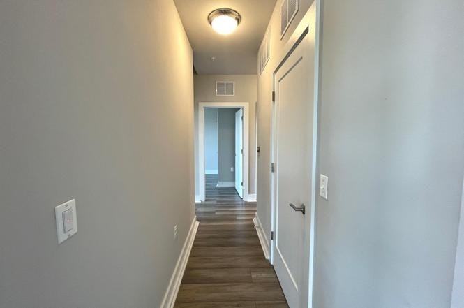 1800 Mount Vernon Ave, Unit 405 - Photo 3 of 22