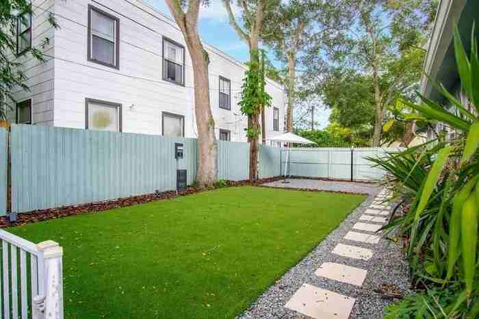 719 8th St N, Unit 1 - Photo 3 of 13