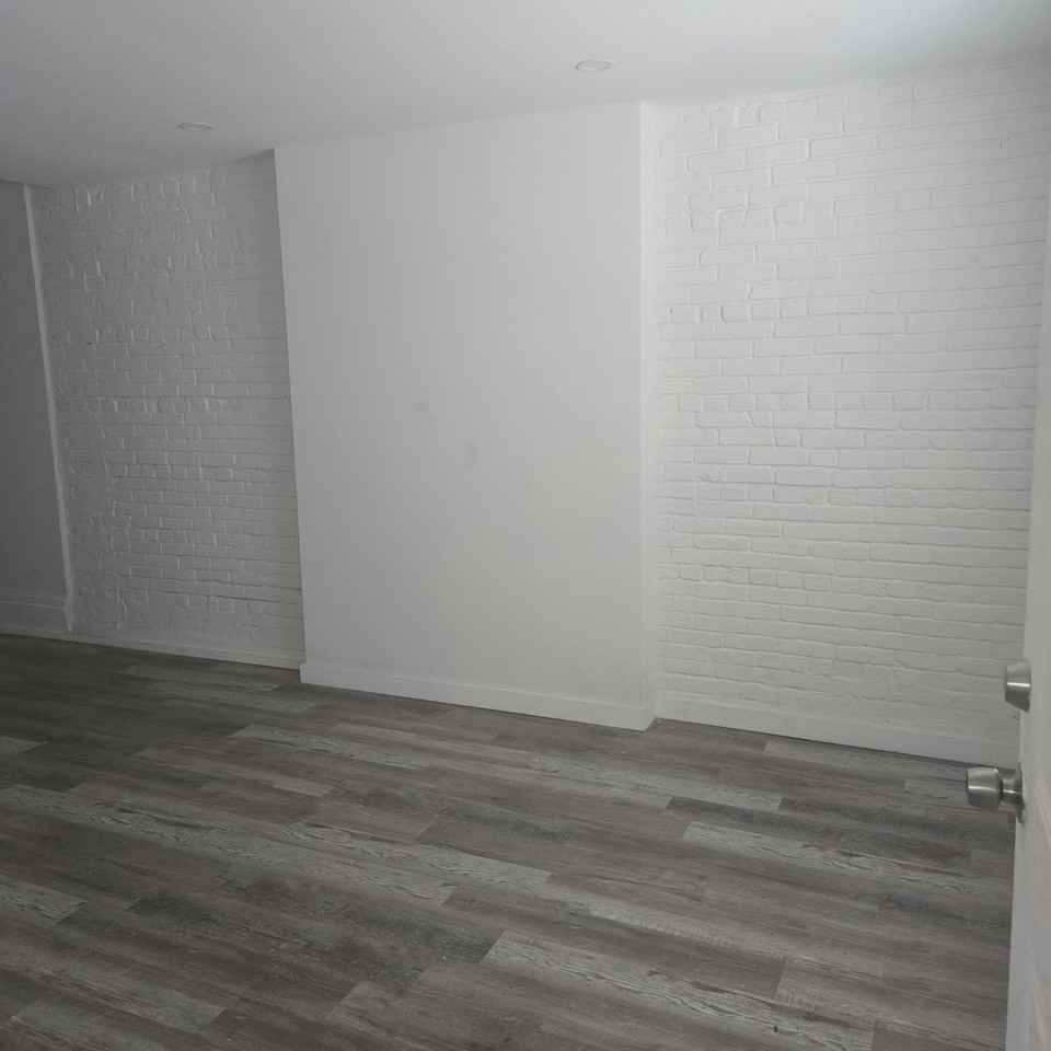 1443 W 85th St, Unit 1 - Photo 3 of 24