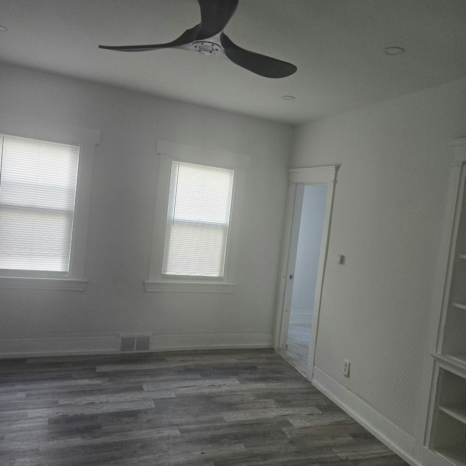 1443 W 85th St, Unit 1 - Photo 5 of 24