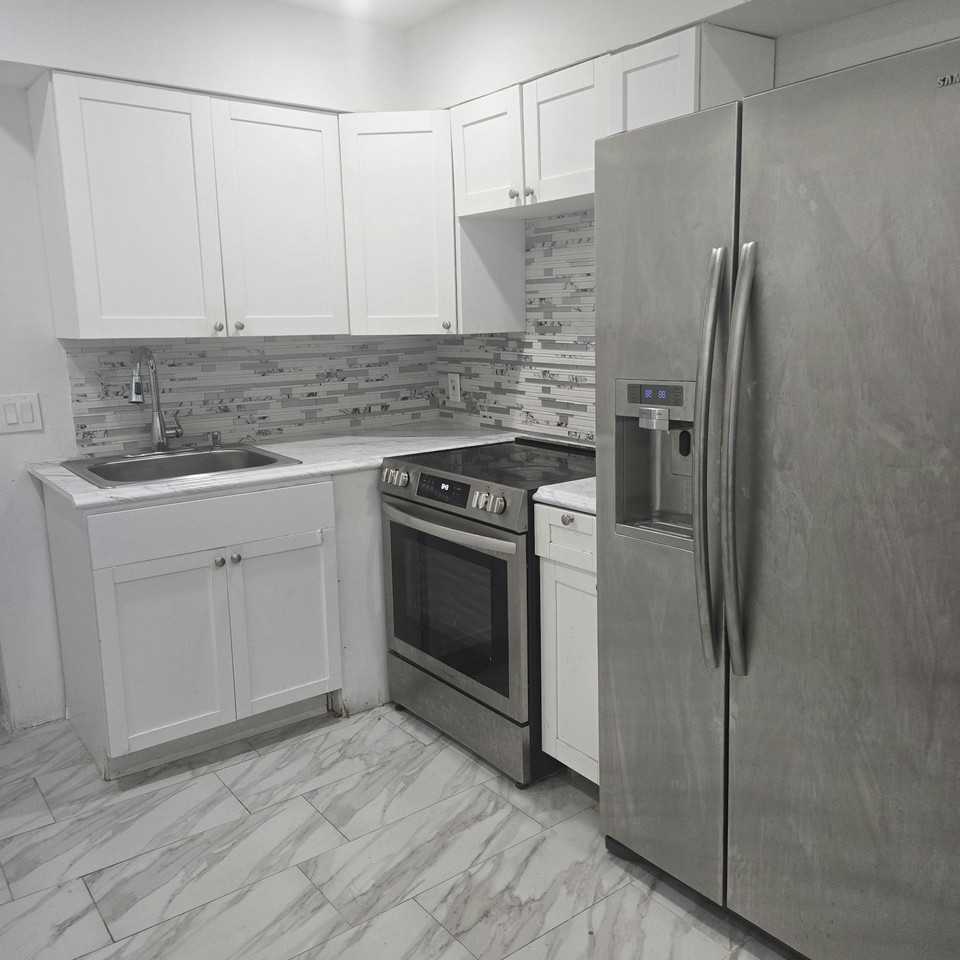1443 W 85th St, Unit 1 - Photo 6 of 24