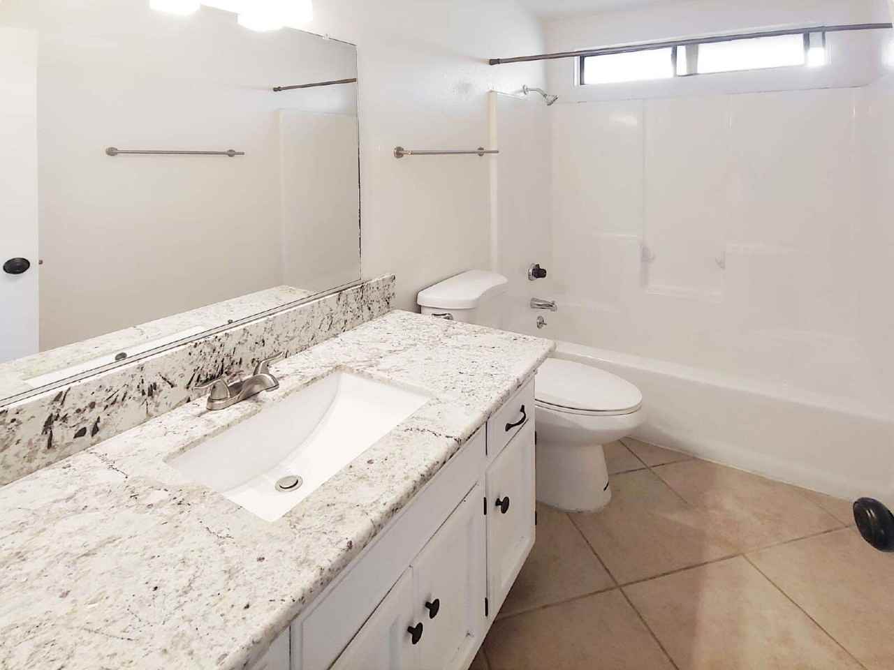 936 W Graaf Ave #A - Photo 4 of 13