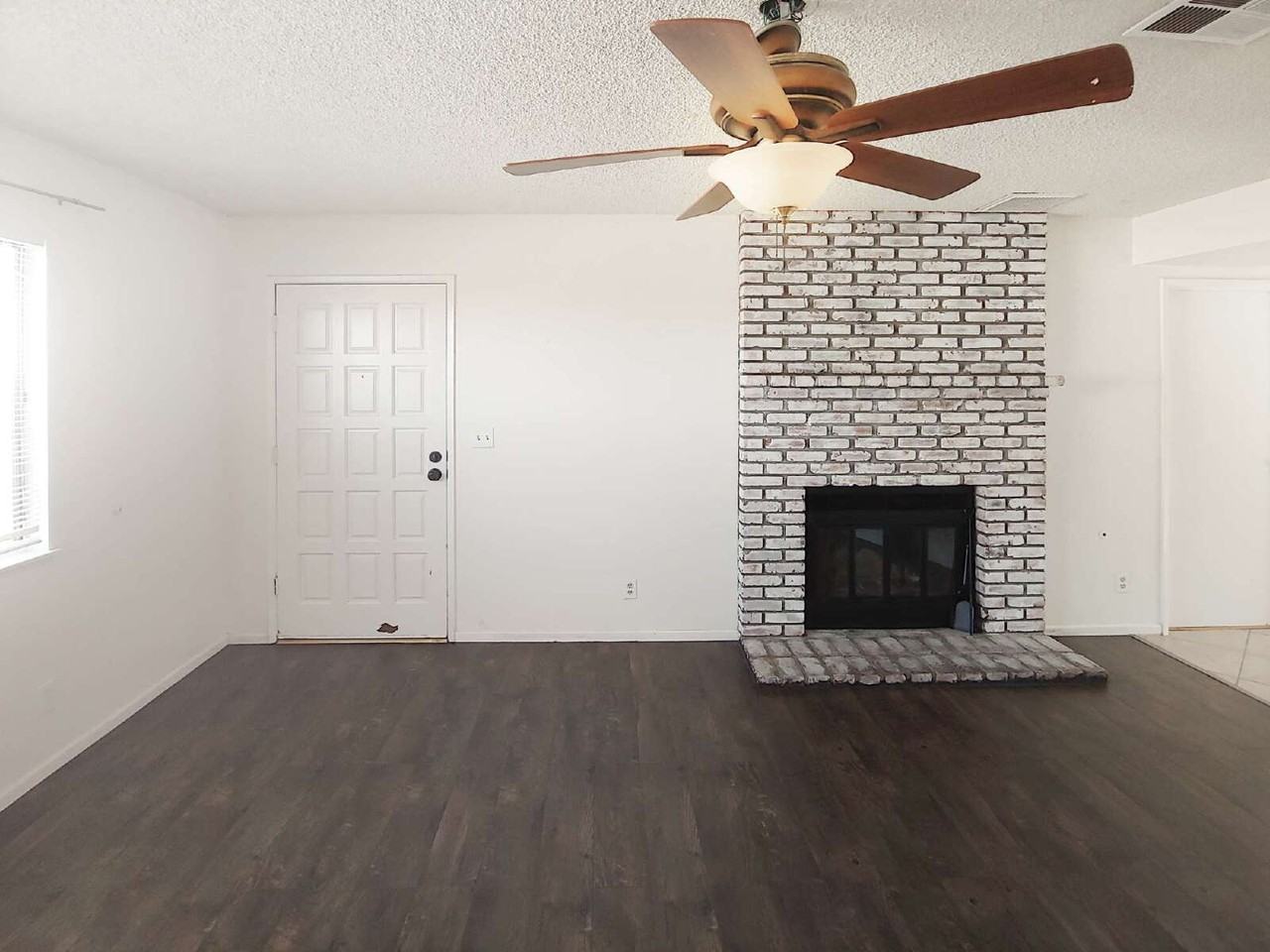 936 W Graaf Ave #A - Photo 5 of 13