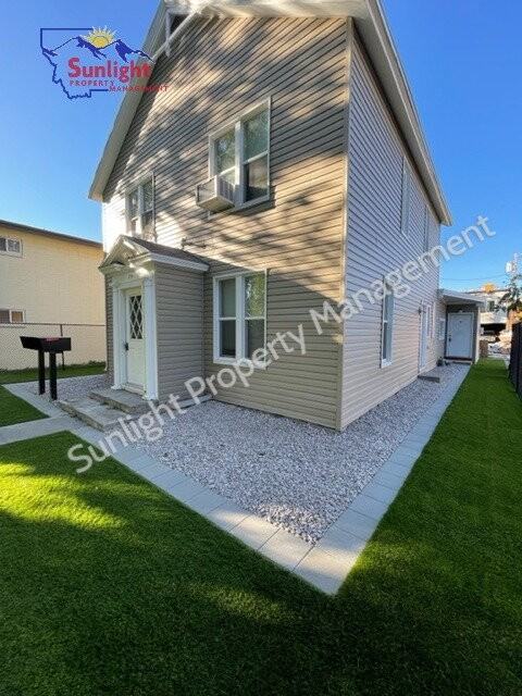 216 N 33rd St - Photo 2 of 9