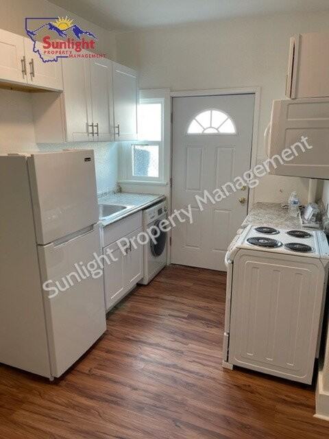 216 N 33rd St - Photo 5 of 9