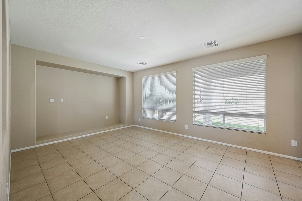 11764 Via Esperanza Street - Photo 3 of 20