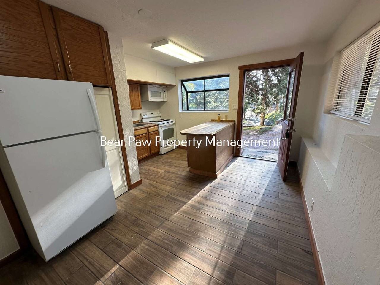 30092 Spruce Rd #L - Photo 3 of 9
