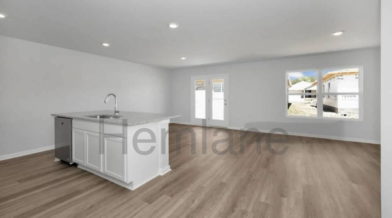 1507 Heritage Circle Southeast - Photo 2 of 10