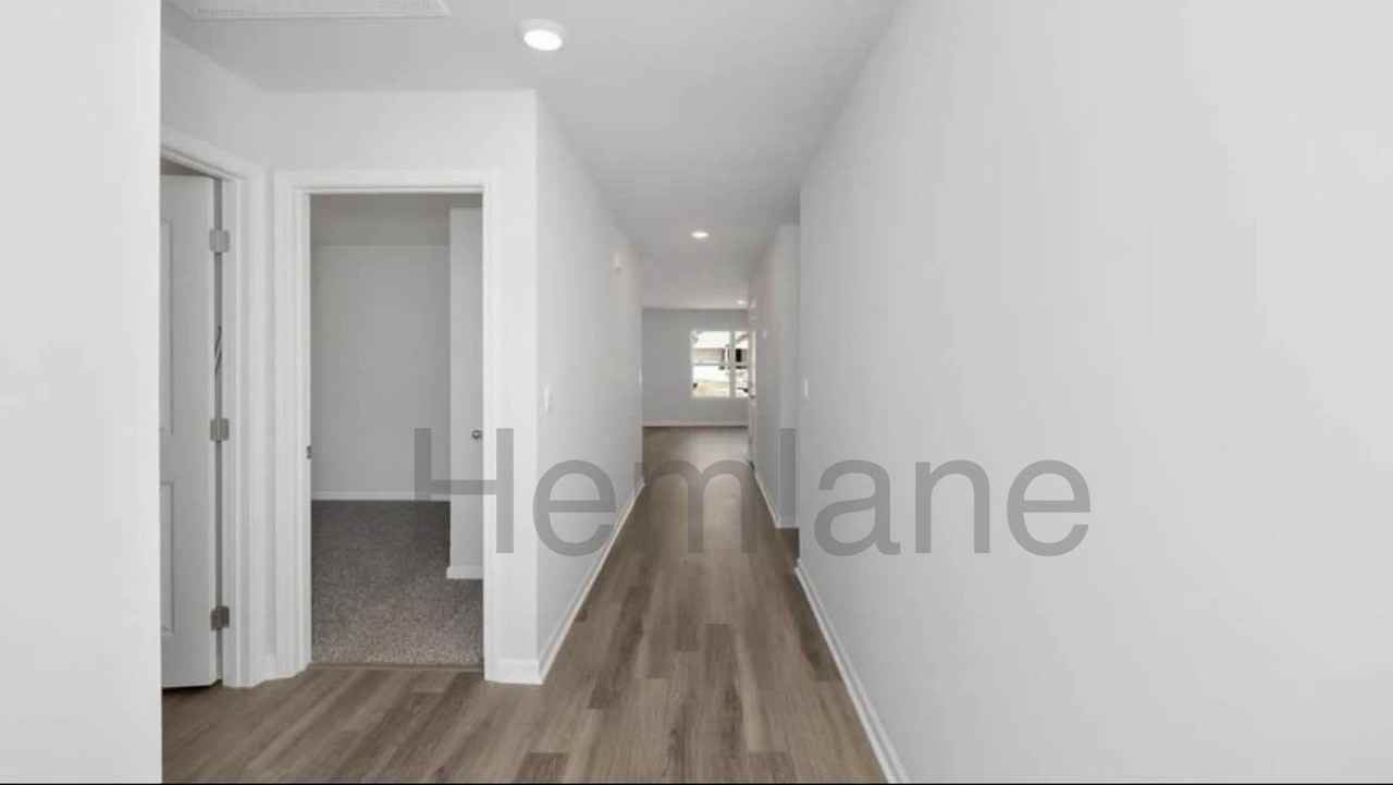 1507 Heritage Circle Southeast - Photo 4 of 10