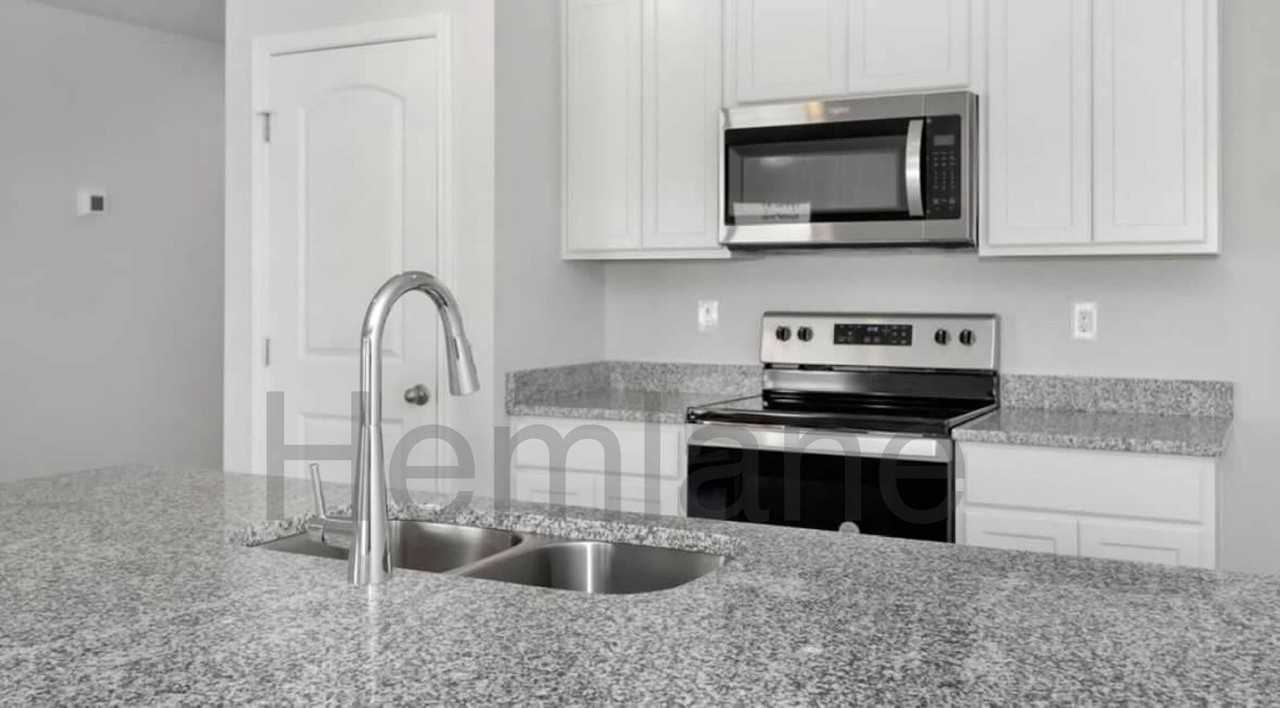 1507 Heritage Circle Southeast - Photo 7 of 10