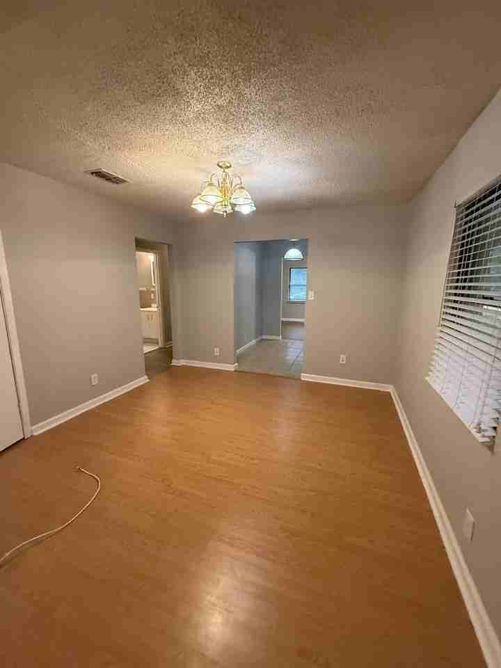 2693 Miccosukee Rd - Photo 7 of 17