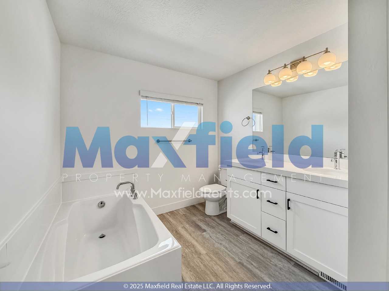 1372 N Meadow Ln - Photo 4 of 13