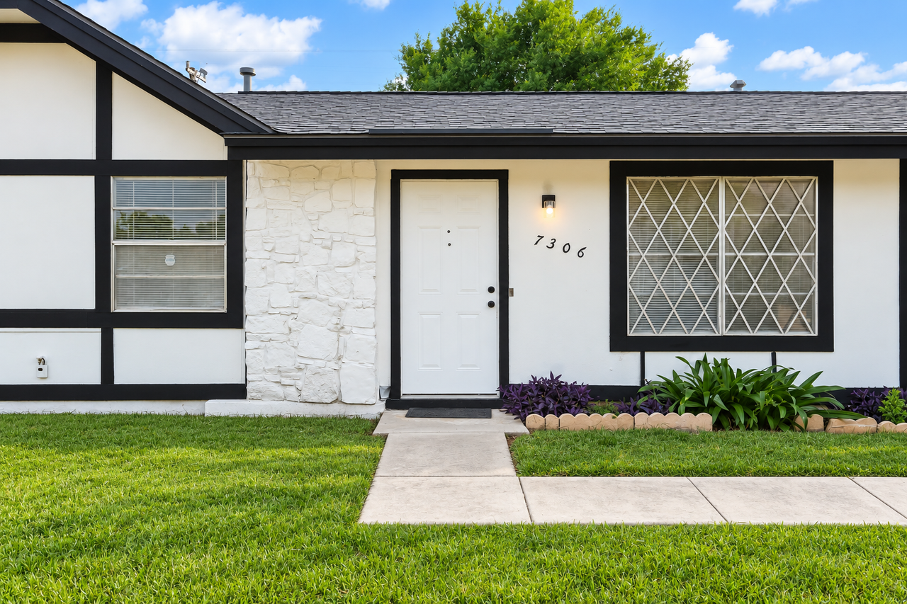7306 Glen Hart - Photo 2 of 17