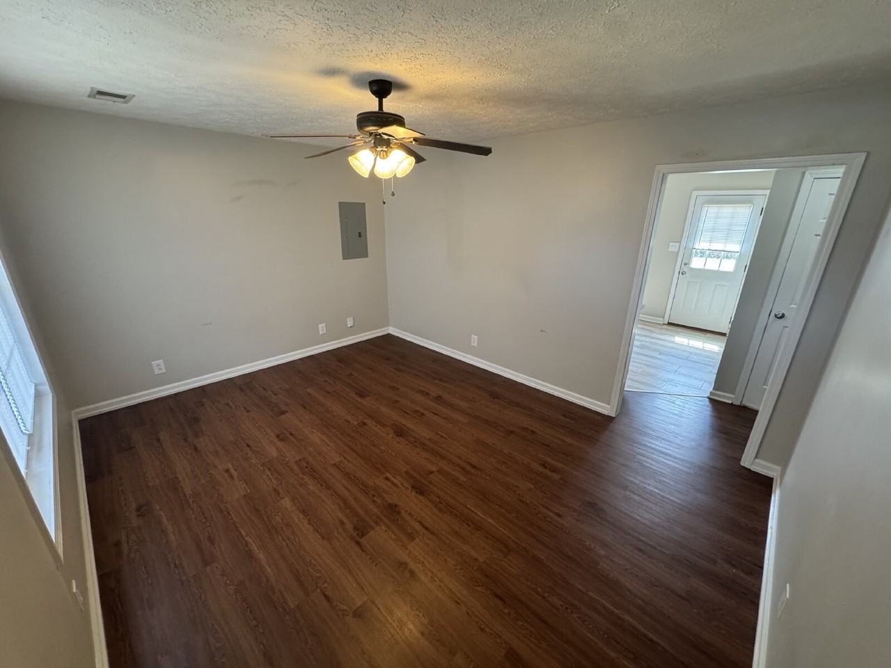 1105 Timothy Ave - Photo 2 of 15