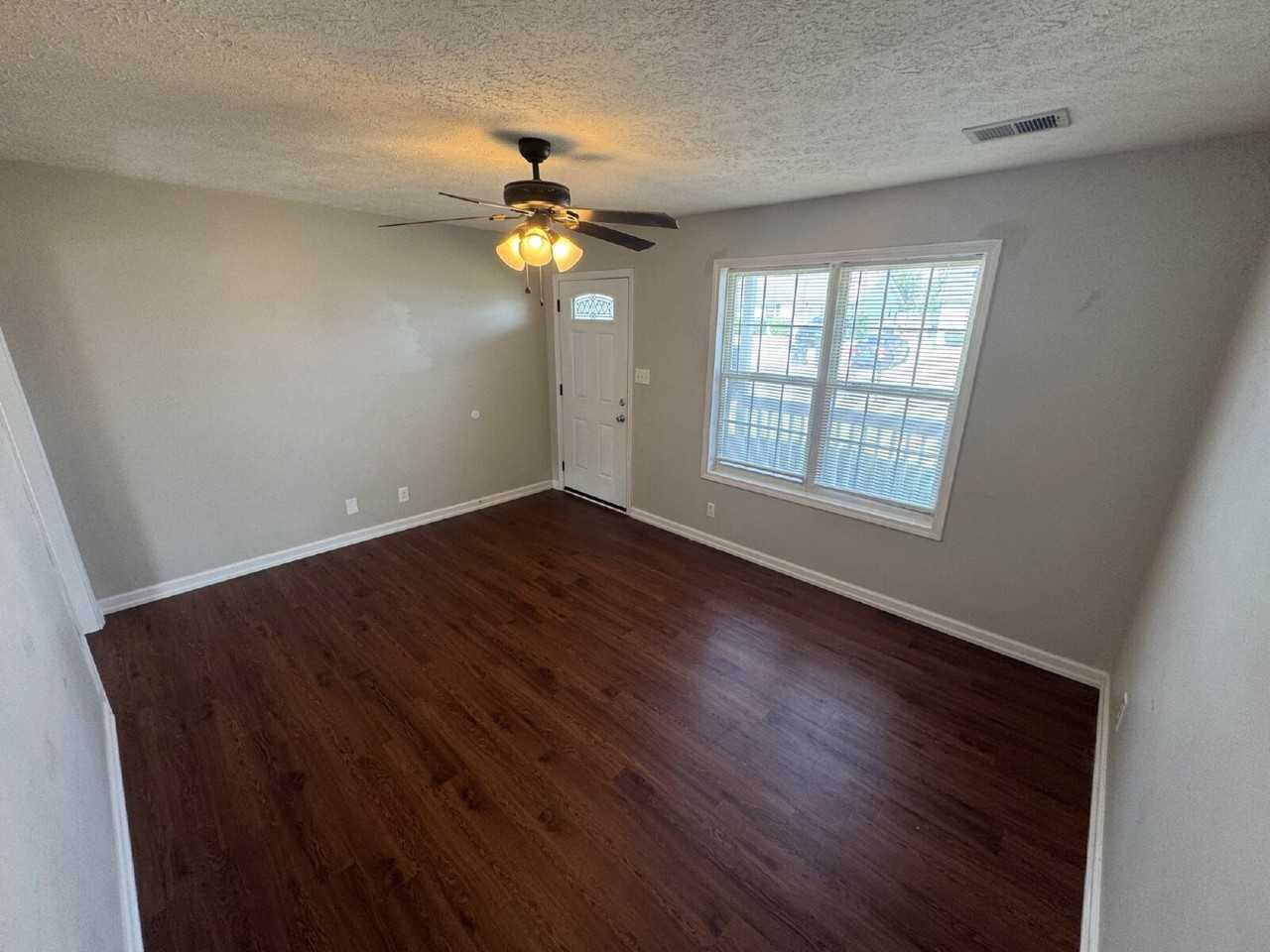 1105 Timothy Ave - Photo 3 of 15