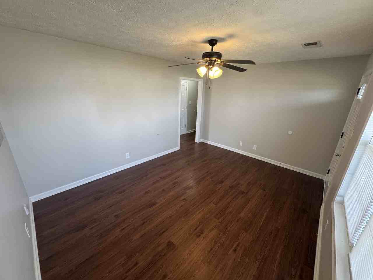 1105 Timothy Ave - Photo 4 of 15